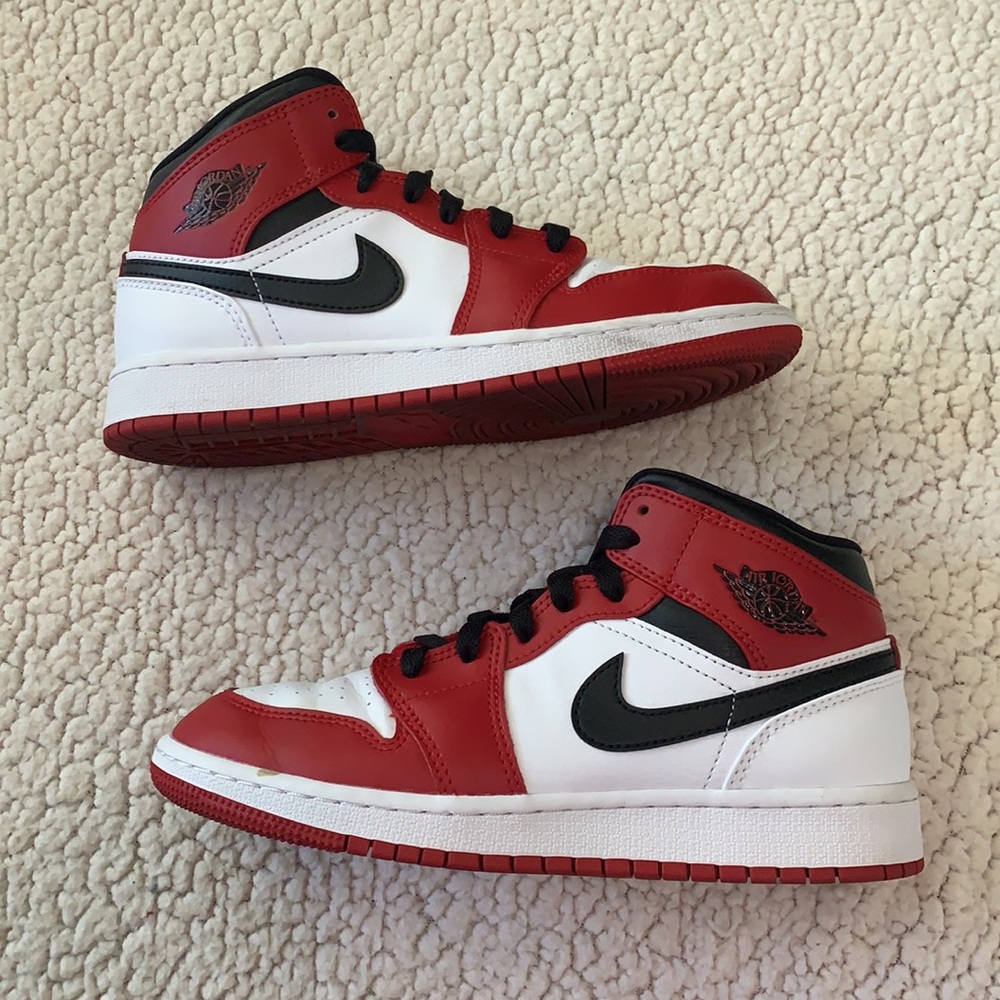 Jordan 1 Mid